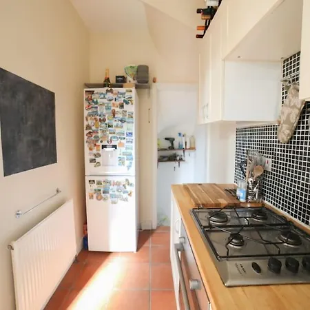 Delightful 2bed House Near Central Leeds *